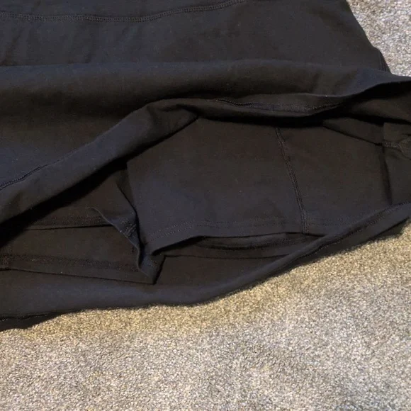 Pact Women's Black Skort Size Medium - Picture 4 of 7